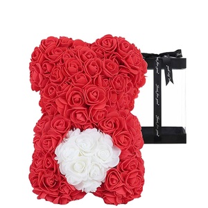 Orsacchiotto rosso/bianco con rosa artificiale 17x17x25cm perfetto regalo di san valentino con scatola inclusa - Product Image 1