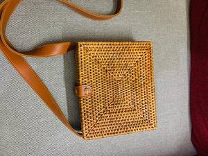 Modern Luxury Eco-Friendly <b>Wheat</b> Straw <b>Bag</b> with Big Silk Bow Eye-Catching Zipper Closure Sophisticated Wide Area Combined Design - Product Image 4