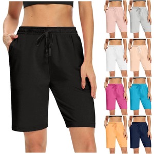 Pantalones Cortos Largos hasta la rodilla para mujer con bolsillos Leggings de yoga atléticos sueltos de talla grande para caminar para mujer - Product Image 6