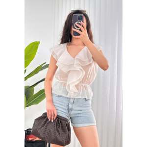 Blusa al por mayor adornada con pedrería y cintura elástica con volantes - Stone - Product Image 3