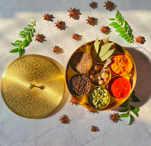 Boîte à épices en laiton traditionnelle Vintage artisanale accessoire de maison de qualité supérieure laque détachable en aluminium polyvalent pour le stockage des aliments - Product Image 3