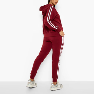 Vente en gros Ensemble survêtement à capuche et à deux rayures pour femme Pull-over personnalisé en coton pour femme Ensemble survêtement confortable - Product Image 2