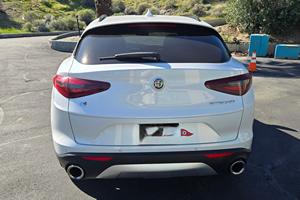 2018 A-s-l-f-a R-o-m-t-e-o S-t-y-e-l-v-i-o T-i Sport Q-4 RHD LHD d'occasion - Product Image 5