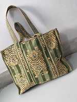 Borsa tote da donna indiana artigianale in cotone trapuntato morbido con fodera, chiusura a coperchio, fantasia floreale giungla, per viaggi invernali ed estivi, a spalla, due manici