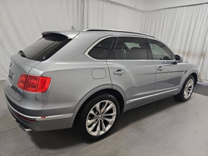 SUV compact 2024, automatique, robuste, Euro 6, moteur diesel 8 cylindres, propulsion arrière, sans caméra arrière, châssis léger - Product Image 5