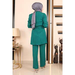 Ensemble décontracté 2 pièces col rond avec détail chaîne émeraude, hauts longs mi-longueur 100% polyester MSW19140-4 - Product Image 5