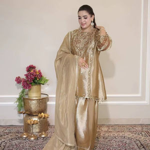 Ensemble Salwar Kameez Dupatta brodé de style traditionnel, exclusif et tendance, à séchage rapide, pour les tenues de mariage, de fête et de plage - Product Image 1