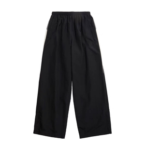 Ensemble de survêtement coupe-vent pour hommes en nylon personnalisé uni Vêtements d'entraînement coupe-vent vintage Survêtement de grande taille pour hommes - Product Image 3