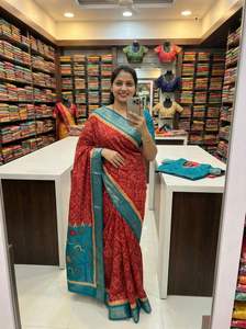 Dola Silk Saree มีขอบหนาและ pallu ที่สวยงาม - Product Image 4