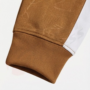 Chándal Deportivo de Invierno para Hombre con Capucha y Logotipo Personalizado de la Mejor Calidad, Transpirable, 100% Poliéster - Product Image 6