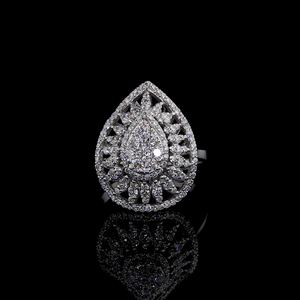 Anillo de Cóctel con Diamante Cultivado en Laboratorio en Forma de Pera | Anillo de Lujo para Eventos y Ocasiones Especiales para Mujer |   Joyería Fina de Diseño - Product Image 1