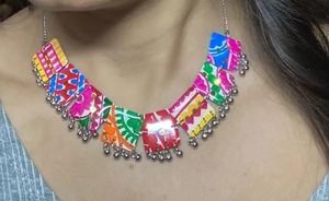 สร้อยคอจี้เรซินสำหรับผู้หญิงเครื่องประดับทำมือน้ำหนักเบา - Product Image 2