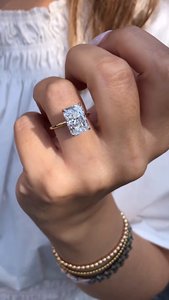 แหวนหมั้นเพชรที่เปล่งประกายเปล่งประกายแวววาว14Kt โกลด์ IGI การตั้งค่ารัศมีหรูหราทันสมัยปรับแต่งได้ตามต้องการสำหรับเป็นของขวัญในห้องปฏิบัติการ - Product Image 2