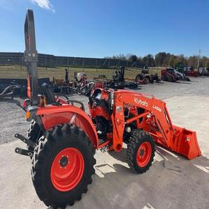 Venta al por mayor KUBOTA LA526 Tractor agrícola Tracción en las cuatro ruedas 4x4 Motor diésel Potencia 51.5KW Entrega rápida disponible para la venta - Product Image 1