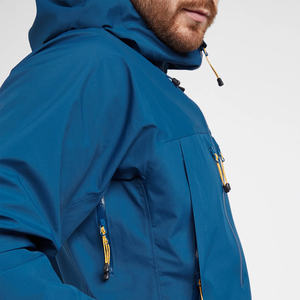 Veste imperméable tous temps avec capuche réglable et conception résistante au vent pour plus de polyvalence - Product Image 4