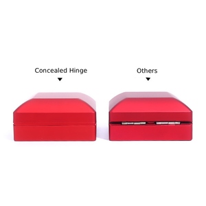Caja de Joyería con Luz LED y Logotipo Personalizado al por Mayor, Caja para Collar, Colgante y Anillo, Caja de Empaque Moderna de Primera Calidad con Forro de <span class=keywords><strong>Terciopelo</strong></span> <span class=keywords><strong>Negro</strong></span> - Product Image 5
