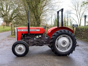 รถแทรกเตอร์ล้อยาง Massey Ferguson 230 เครื่องยนต์ 65 แรงม้า สีแดง อุปกรณ์ฟาร์มคลาสสิก - Product Image 5