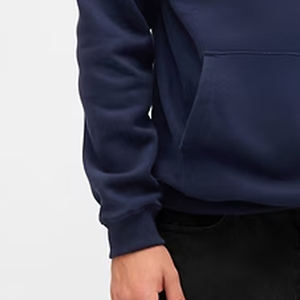 Sweat à capuche pour homme, coupe décontractée, couleur unie, design basique avec poches kangourou et logo personnalisable, vêtements décontractés, design avec capuche, 2026 - Product Image 3