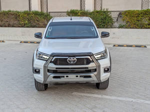 Pour Hilux 2024 Adventure SR5 avec sièges en cuir, feux LED, toit ouvrant panoramique, transmission automatique - Product Image 6
