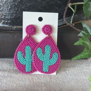 Pendiente de mujer bordado hecho a mano de lujo Estilo de moda único Con cuentas Punto de cruz y costura Artesanía Premium - Product Image 3