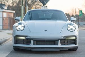 วัสดุตกแต่งภายในสไตล์เฮอริเทจของรถปอร์เช่ 911 เทอร์โบ รุ่นปี 2025 ที่เคลื่อนไหวไปมาอย่างรวดเร็ว - Product Image 6