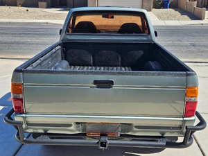 Auto Usado de Calidad a Precio Accesible, Toyota Pickup 1988, Volante a la Izquierda - Product Image 6