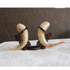 Cuerno para beber hecho a mano respetuoso con el medio ambiente vikingo de estilo nórdico con soporte para amantes de la cerveza Mead y la cerveza - Product Image 3