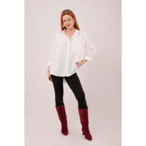 Camisa Blanca Holgada de Poliéster para Mujer Lustrin con Bolsillos - Blusa Casual de Manga Larga para Pedidos al por Mayor - Product Image 2