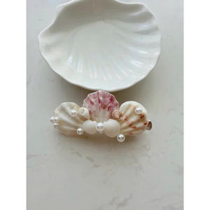 Pinzas para el pelo hechas a mano con conchas marinas naturales para Estilismo náutico, moda de playa y trajes de inspiración costera - Product Image 6