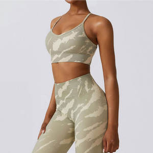 Uso al aire libre Tela suave Mujeres Yoga Set Venta al por mayor Casual Mujeres Yoga Set Nuevo diseño Mujeres Yoga Set - Product Image 4