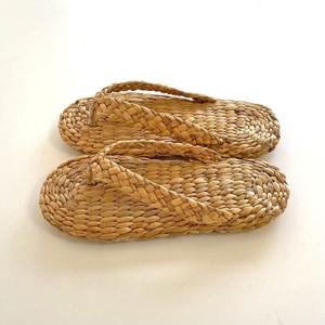 Prix du fabricant de tongs en jacinthe d'eau, tongs en fibre naturelle, vente en gros de sandales à glissière - Product Image 6