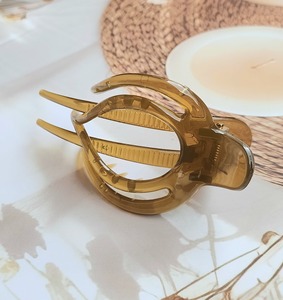 Elegant Large <b>Hair</b> <b>Claw</b> Clip for Women Strong Hold Non Slip <b>Hair</b> Accessories for Thick and Long <b>Hair</b> Available at Best Prices - Product Image 4