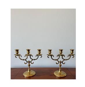 Candelabro Metálico Artístico de Múltiples Brazos Diseñado para Espacios Elegantes, Exhibición de Velas, Decoración de Eventos y Estilo del Hogar - Product Image 3