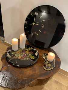 Horloge murale en résine de quartz design avec incrustation en bois, affichage à aiguilles, mouvement silencieux, décoration moderne pour usage résidentiel et commercial - Product Image 6