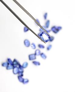 พลอยแทนซาไนต์สีน้ำเงินธรรมชาติคุณภาพสูง 1-3 กะรัต ทรงรี ผ่านการอบความร้อน สะอาดตา ทรงเหลี่ยมเจียระไน  รับประกันโดยบุคคลที่สาม - Product Image 6