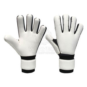 Gants de gardien de but de football professionnels de haute qualité en cuir respirant antidérapant avec protection des doigts en gros - Product Image 1