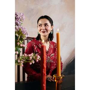 ชุดเสื้อชีฟองปักลายหนัก 3 ชิ้น ยี่ห้อ Maryam Hussain พร้อมผ้าคลุมไหล่ปักลายตาข่ายแบบ Khaddi และกางเกงขายาว สำหรับฤดูใบไม้ผลิ/ฤดูร้อน รุ่น BIC-4898 - Product Image 5
