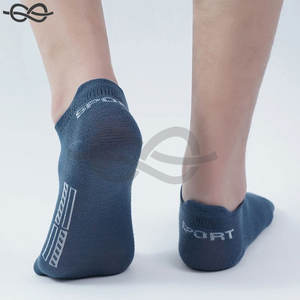 Chaussettes de sport en maille de coton respirante de grande taille pour hommes Confort Performance Casual Section mince avec techniques tissées - Product Image 5