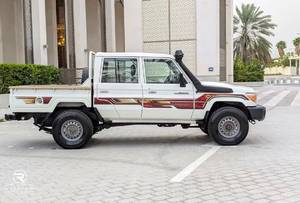 Toyota Land Cruiser LC79 Double Cab Pickup Truck usato del 2018 |   4,5L |   Trasmissione Manuale Diesel Guida a Sinistra V8 |   Pronto per l'esportazione - Product Image 5