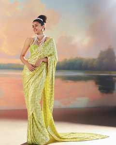 Bandanas en soie à paillettes lourdes de conception ethnique Blouse saree respirante et écologique à couverture complète pour toutes les occasions - Product Image 3