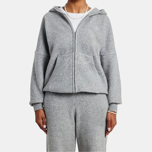 Survêtement élégant à fermeture éclair avec un design ajusté et un survêtement à fermeture éclair en tissu doux - Product Image 5