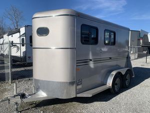 Remorque à chevaux en acier personnalisée pour 2 chevaux, transport de bétail, double essieu, ventilée, usage agricole, garantie 3 ans, vitesse de traction 100 km/h - Product Image 1