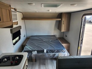 Nouvelle caravane de camping Keystone C-o-l-e-m-a-n 17R 2026 à vendre - Product Image 5