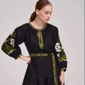 Nouveau look fantastique style bohème broderie vintage travail à la main lourde évasée et bouffée à manches longues et évasée robe ukrainienne - Product Image 1