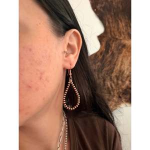 Pendientes Colgantes de Perlas Navajo de Cobre de 3MM Hechos a Máquina con Diseño de Gota de Agua - Product Image 2