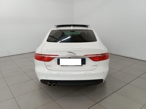 Offre promotionnelle : Jaguar XF 2.D HSE R-Dynamic D200 d'occasion 2022, faible kilométrage - Product Image 5