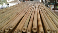 Grossiste au Vietnam Bâtiments de jardin bon marché Bâton de bambou Poteaux de bambou de grande taille Clôture de piquetage Portes de treillis Clôture de bambou de jardin