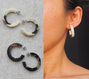 High Quality <b>Cuff</b> <b>Earrings</b> with Wings Design Classic Style for Women's Wedding Use horn & Material Natural Crafts - Product Image 2