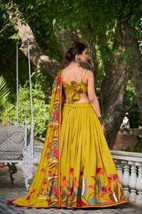 Lehenga Choli y Dupatta de Chanderi de Poliéster y Viscosa de Excelente Calidad con Estampado Floral y Trabajo de Lámina, Fabricado en India - Product Image 2