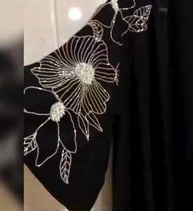 Abayas ปักด้วยมือสำหรับผู้หญิงที่สง่างามและเจียมเนื้อเจียมตัว - Product Image 1